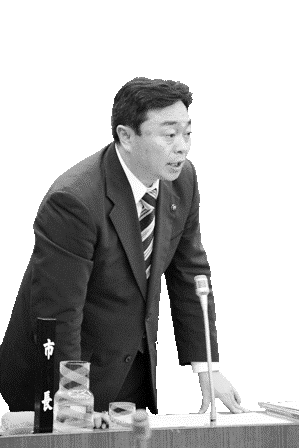 写真　小笠原春一登別市長